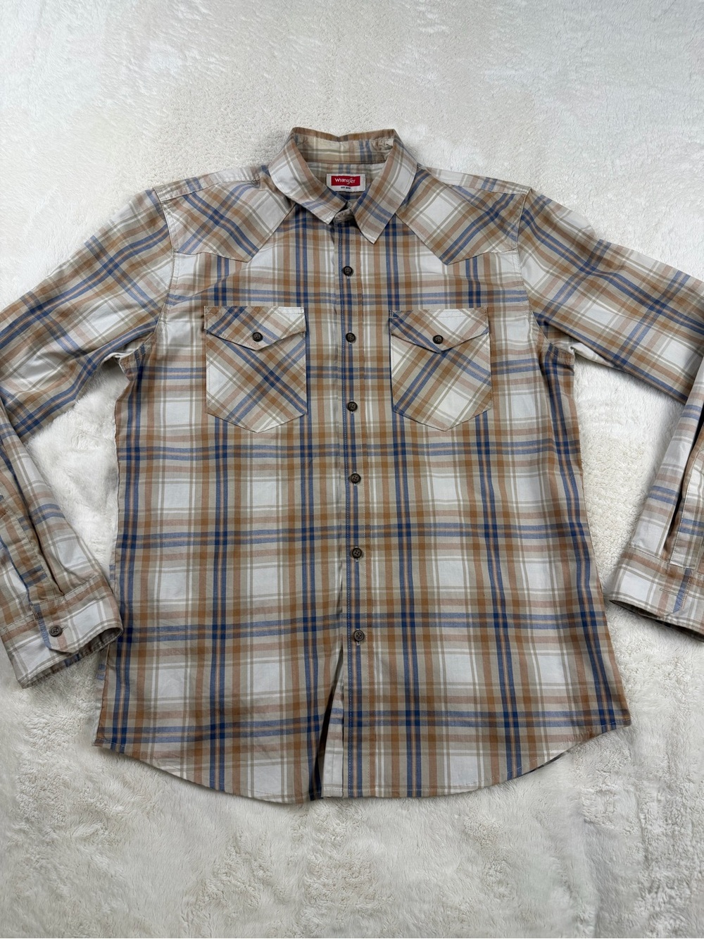 Wrangler Men's Tan and Blue Plaid Button-Down Shirt M